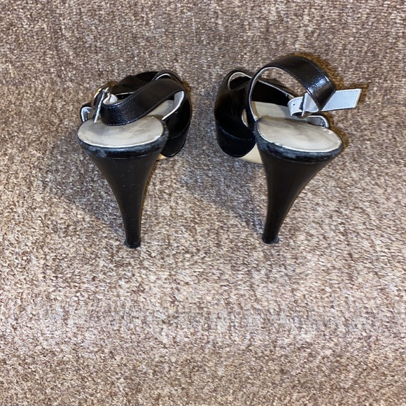 ♠️EUC Marc Fisher Genuine Leather Platform Sandals - Picture 5 of 9